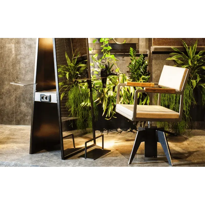 Friseurstuhl Industrie Trotter im Salon