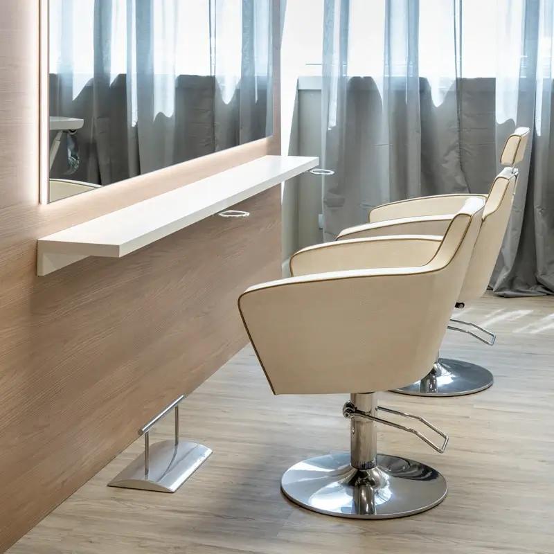 Friseurstuhl Rita Seitenansicht